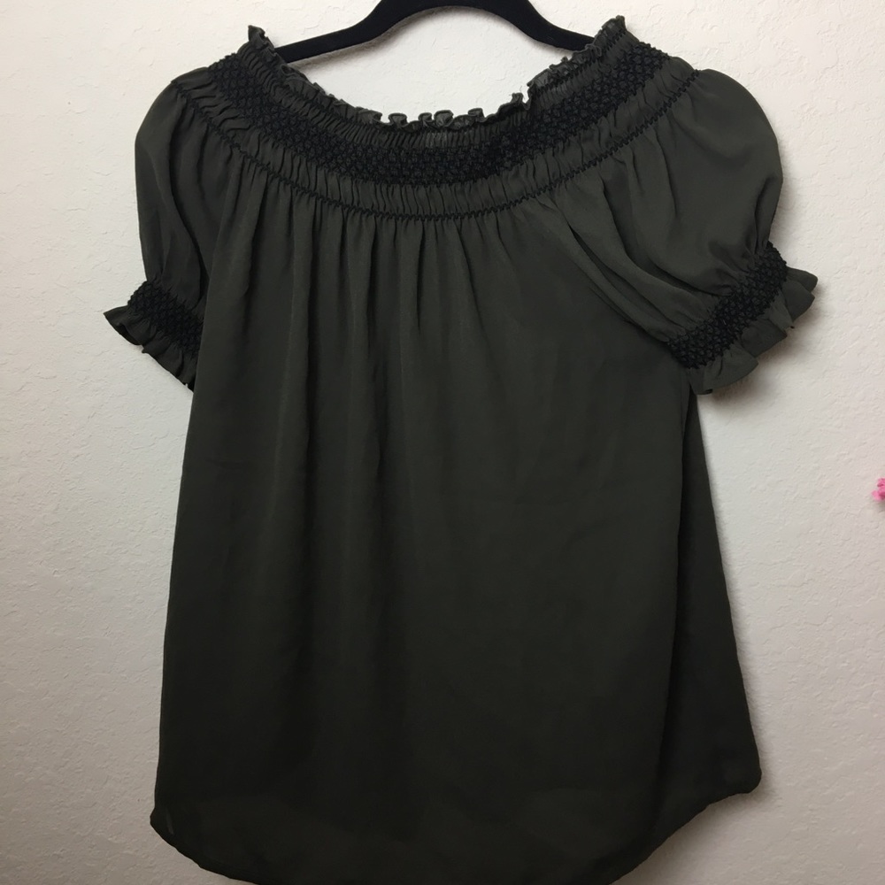 Express Olive Ruffle Top - Picture 3 of 4